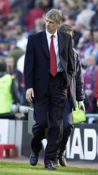 Arsene Wenger is pissed off......