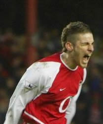 David Bentley scores his first Arsenal goal....