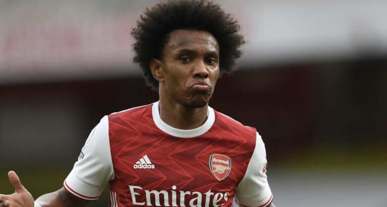 willian in arsenal kit